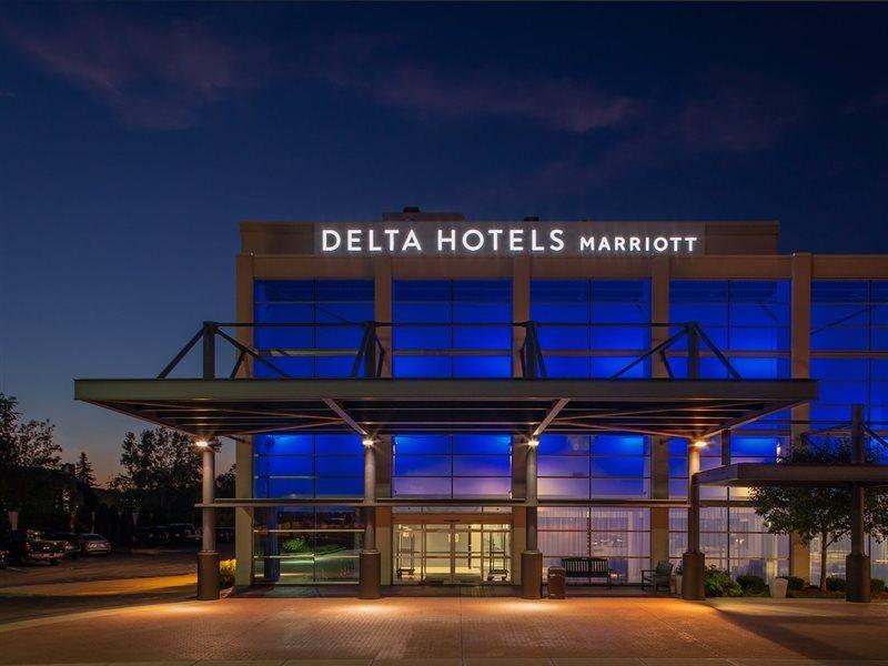 Delta Hotels By Marriott Milwaukee Northwest Menomonee Falls Exterior foto